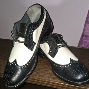 Elegant Two-Tone Men's Oxford Shoes